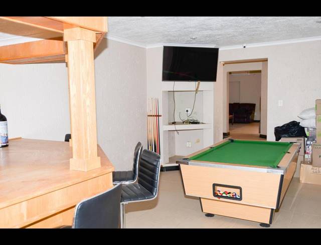 4 BEDROOM HOUSE FOR SALE IN NOORDHEUWEL